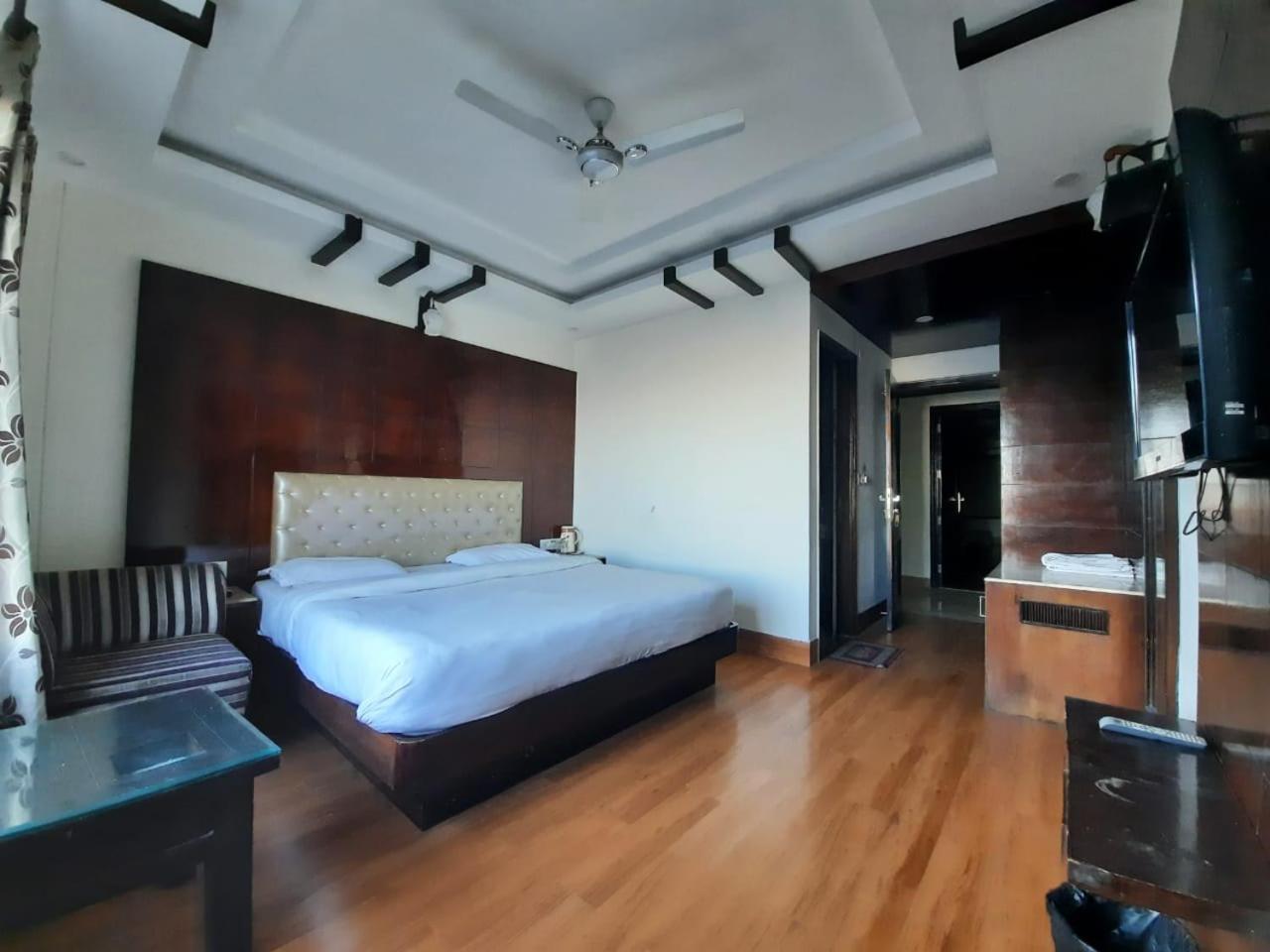Basera Hotel Mussoorie Exterior foto